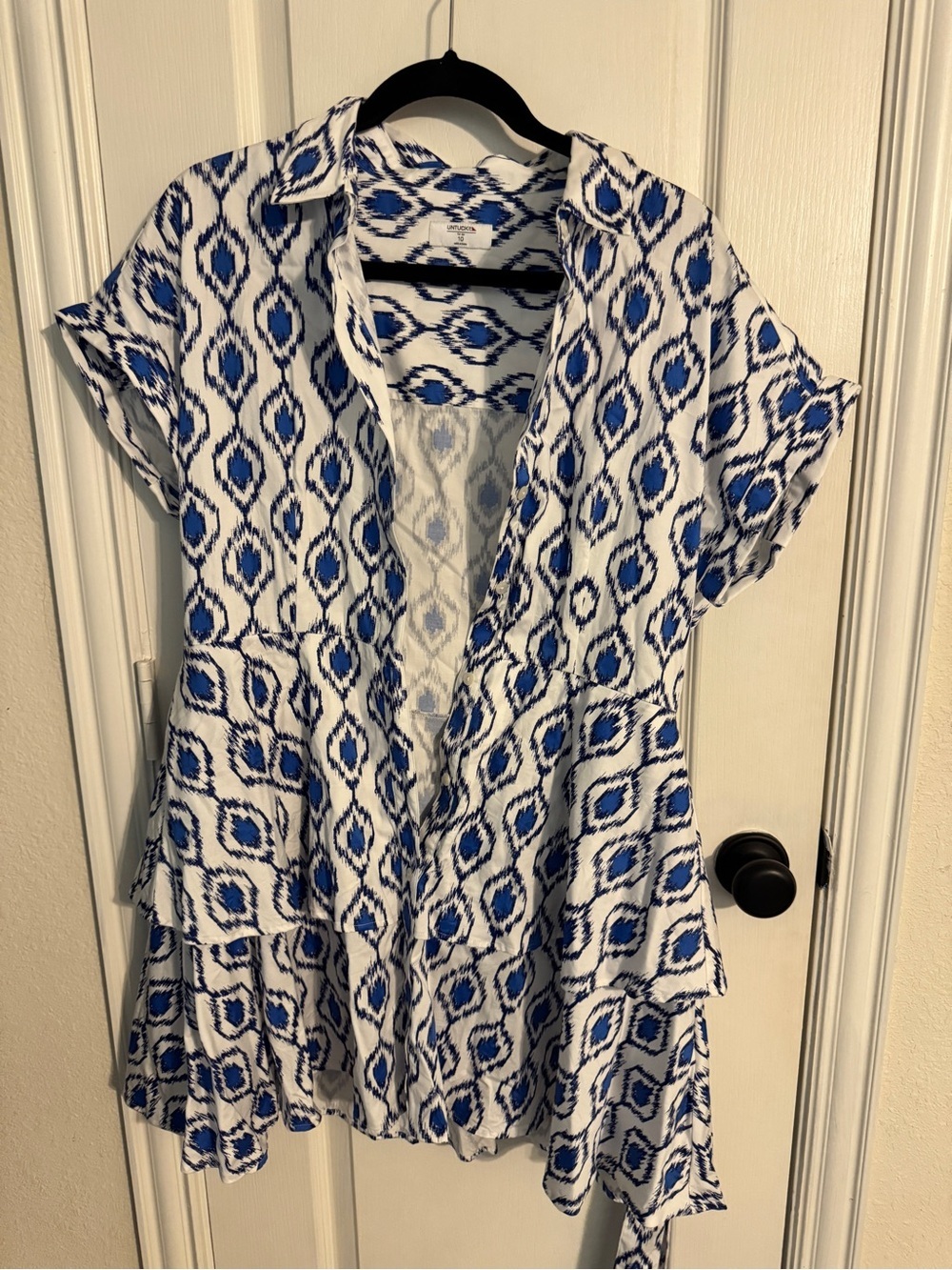 UNTUCKit White and Blue Ikat Short Sleeve Dress